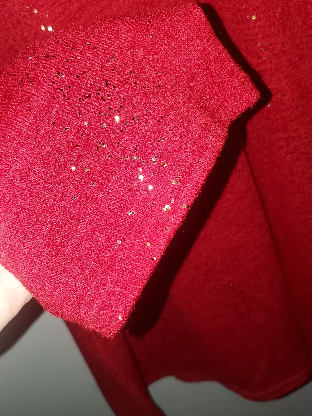 Acting Pro Red Glitter Cutout V-Neck Sweater